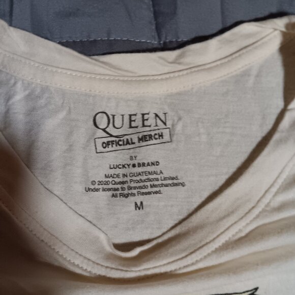 Queen Band T-Shirt Lucky Brand Graphic Tee Cream Unisex Med 2020 Official Merch - Picture 3 of 5
